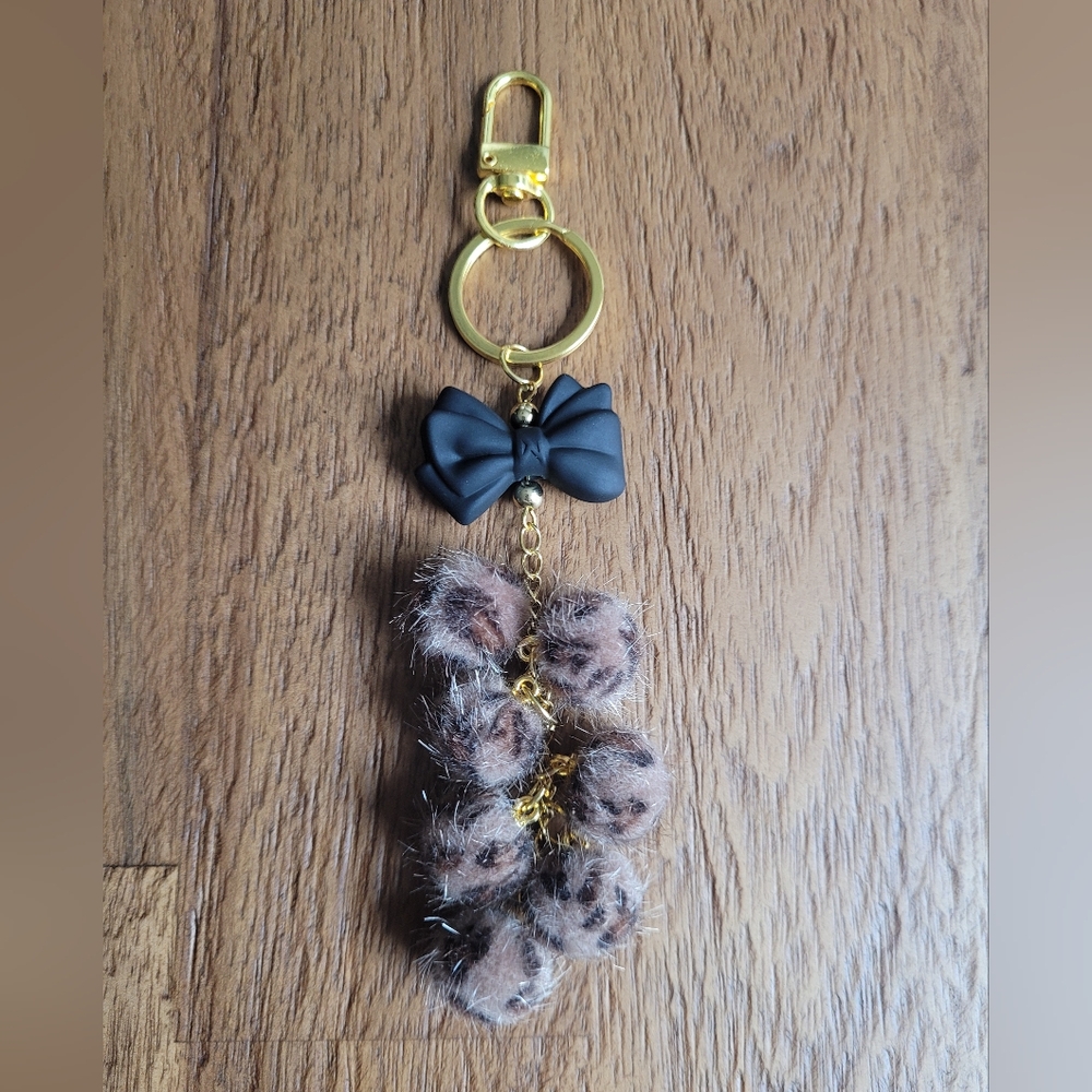 New Animal Print Beaded Keychain with Bow